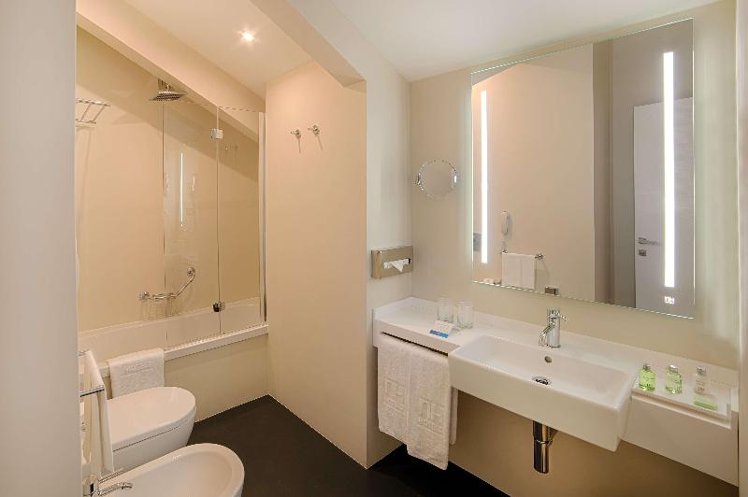 DOUBLE STANDARD Room