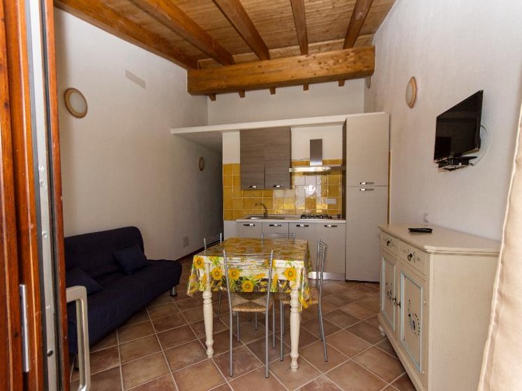 APARTMENT CAPACITY 4 Room