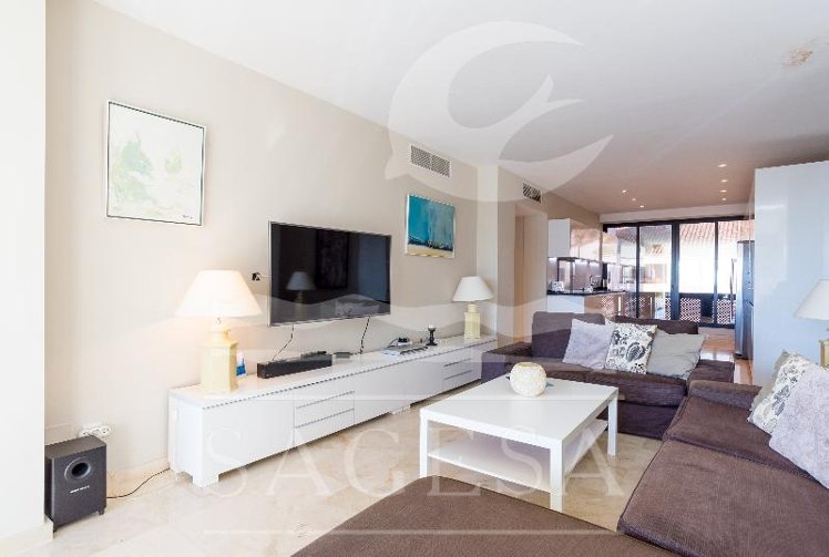APARTMENT CAPACITY 7 THREE BEDROOMS Room