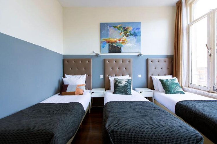 TRIPLE STANDARD Room