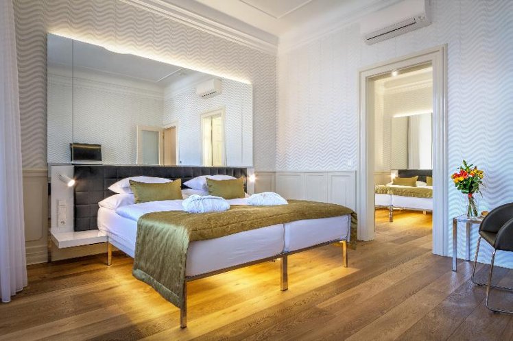 QUADRUPLE DELUXE Room