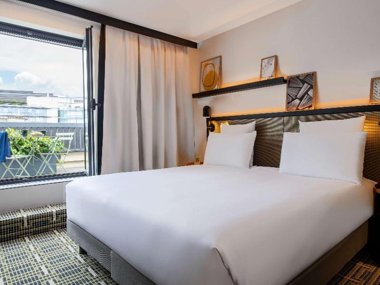 DOUBLE WITH DOUBLE BED Room