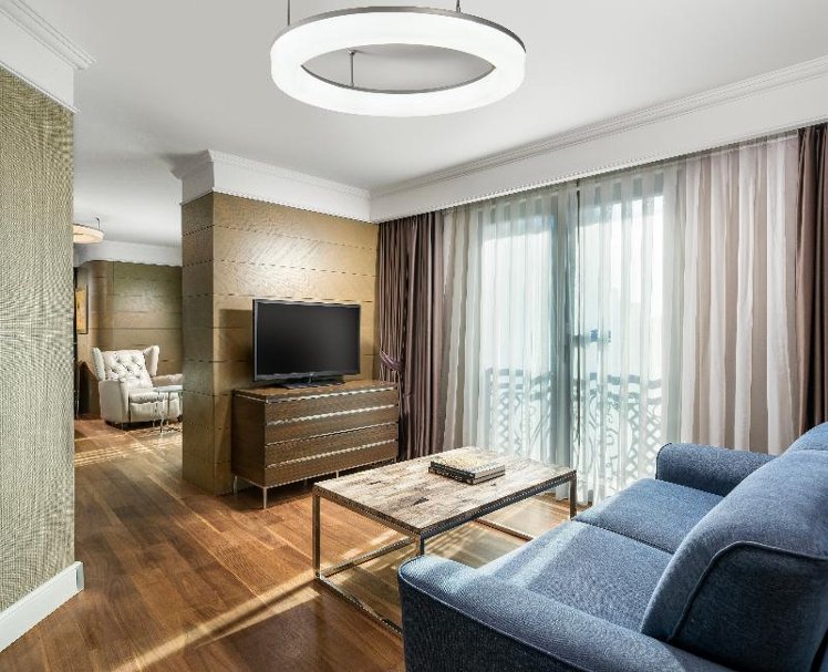 JUNIOR SUITE CITY VIEW Room
