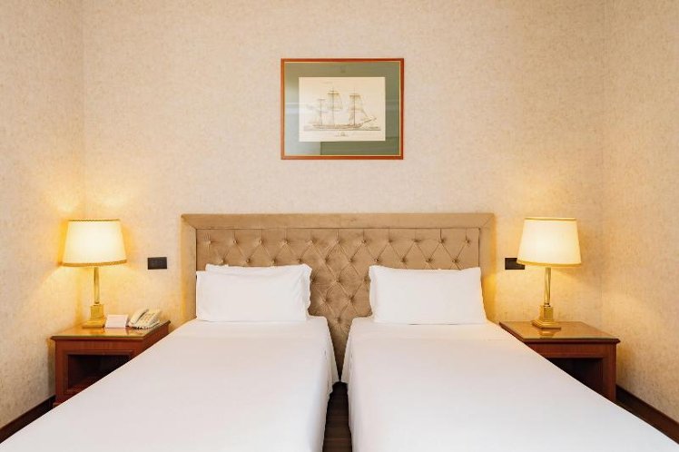 TWIN DELUXE Room