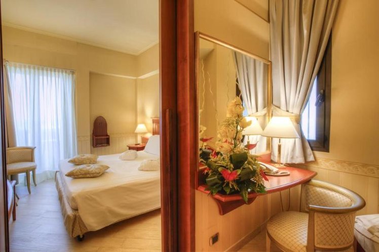 TRIPLE EXECUTIVE Room