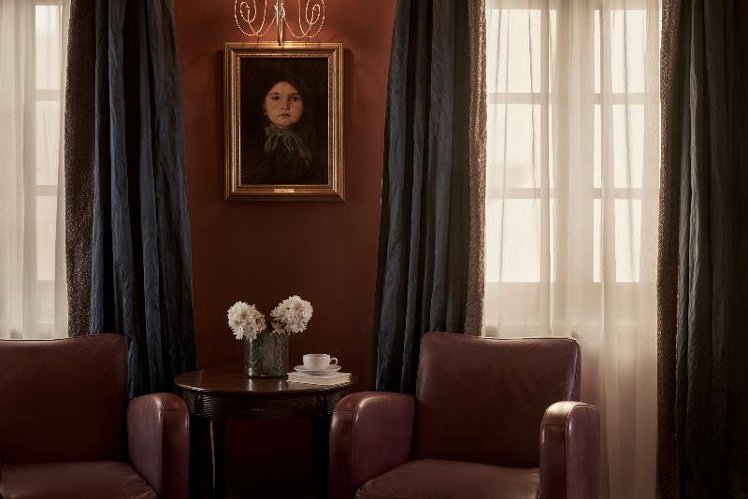 Double or Twin DELUXE Room