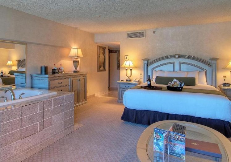 SUITE KING SIZE BED Room