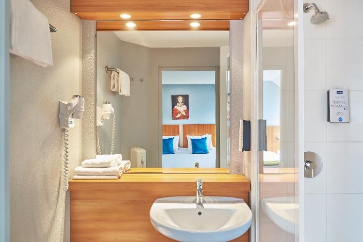 TWIN STANDARD Room