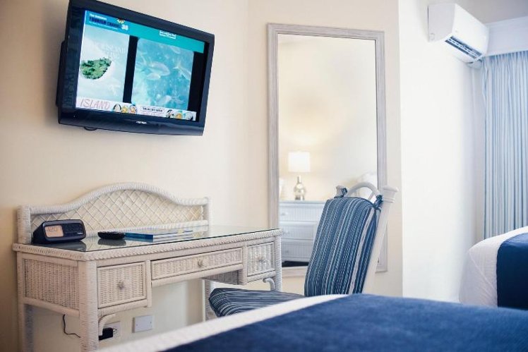 QUADRUPLE TWO QUEEN BEDS Room