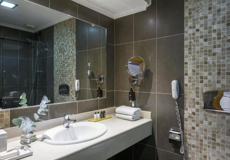 DOUBLE SINGLE USE DELUXE Room