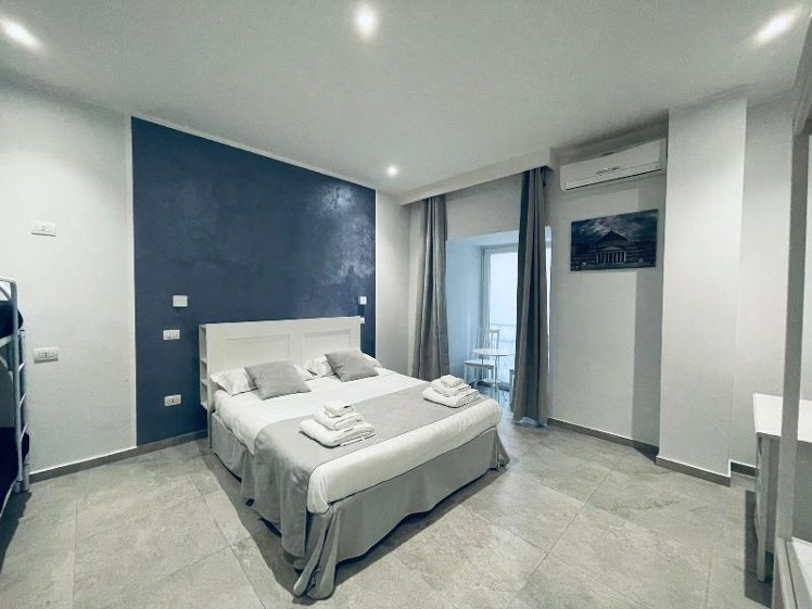 QUADRUPLE STANDARD Room