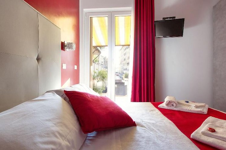 DOUBLE SINGLE USE WITH DOUBLE BED Room