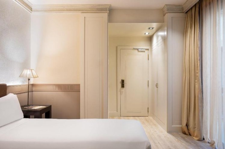DOUBLE STANDARD Room
