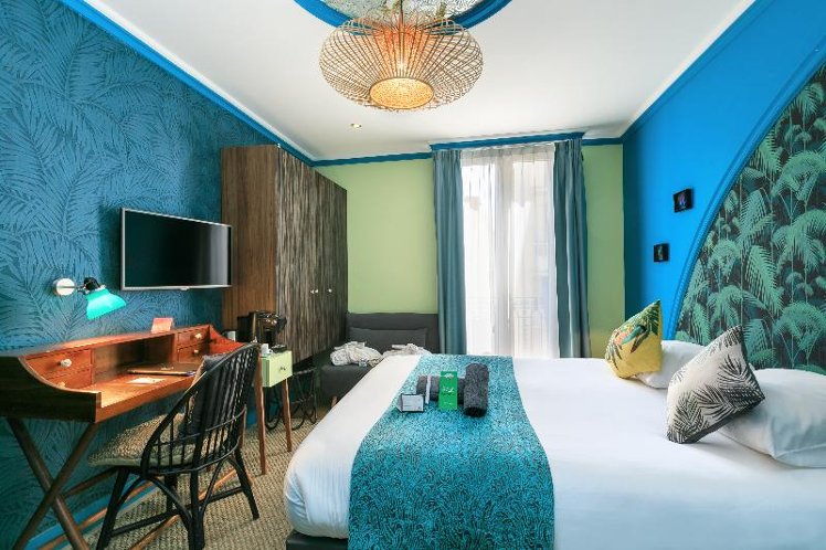 DOUBLE STANDARD Room