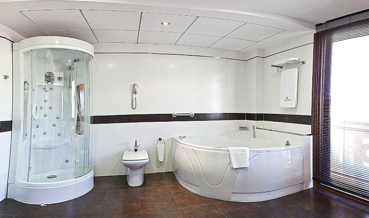 JUNIOR SUITE STANDARD Room