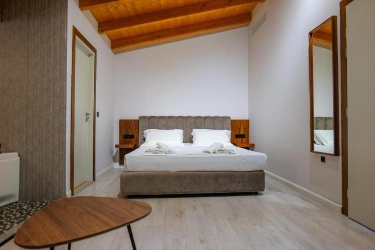 DOUBLE WITH BALCONY Room