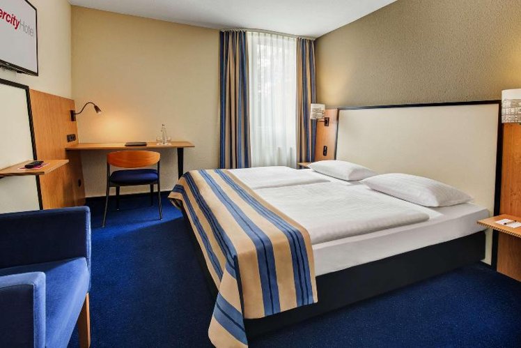 DOUBLE STANDARD Room
