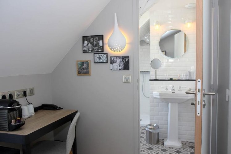 SINGLE STANDARD Room