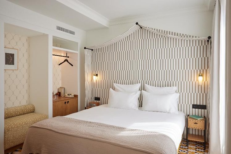 Double or Twin DELUXE Room