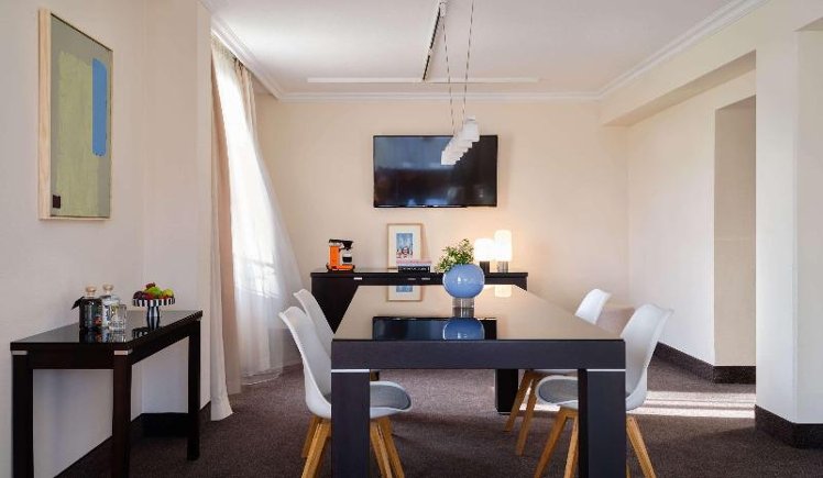 SUITE DELUXE Room