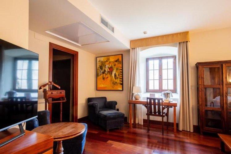 TRIPLE DELUXE Room