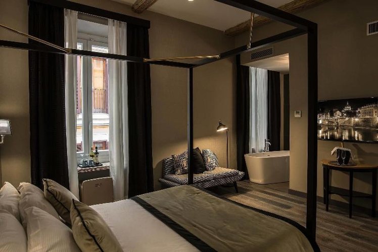 DOUBLE DELUXE QUEEN BED Room