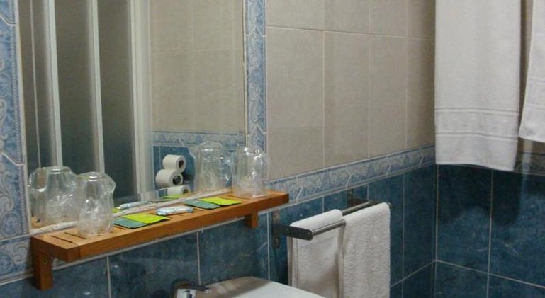 DOUBLE SINGLE USE STANDARD Room