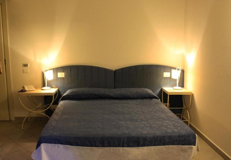 TWIN ECONOMY Room
