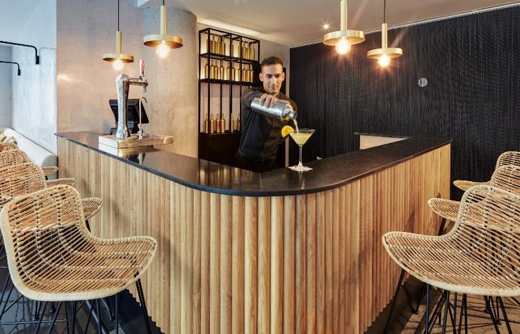 Bar