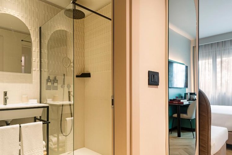 TRIPLE PRESTIGE Room