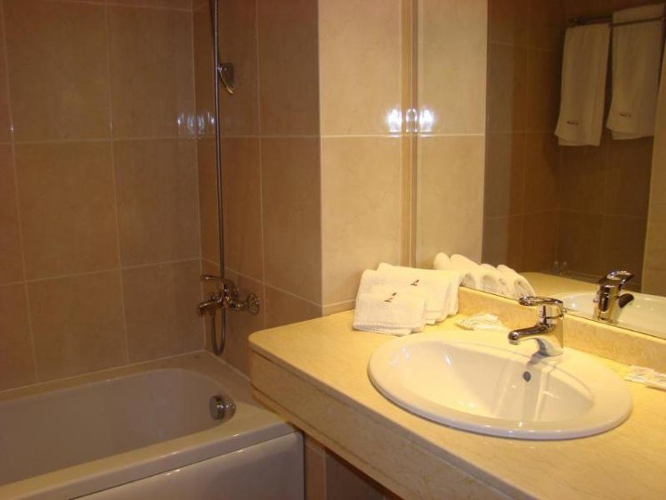 SINGLE STANDARD Room