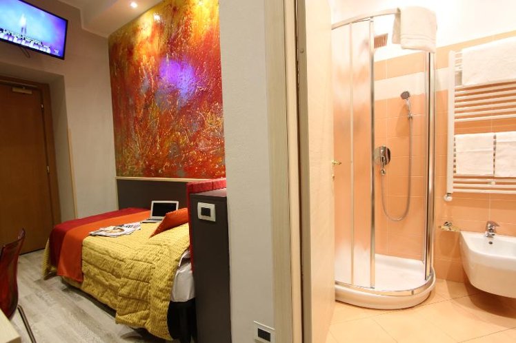 SINGLE BASIC Room