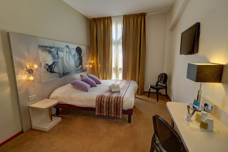 DOUBLE STANDARD Room