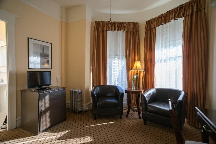 SUITE KING SIZE BED Room