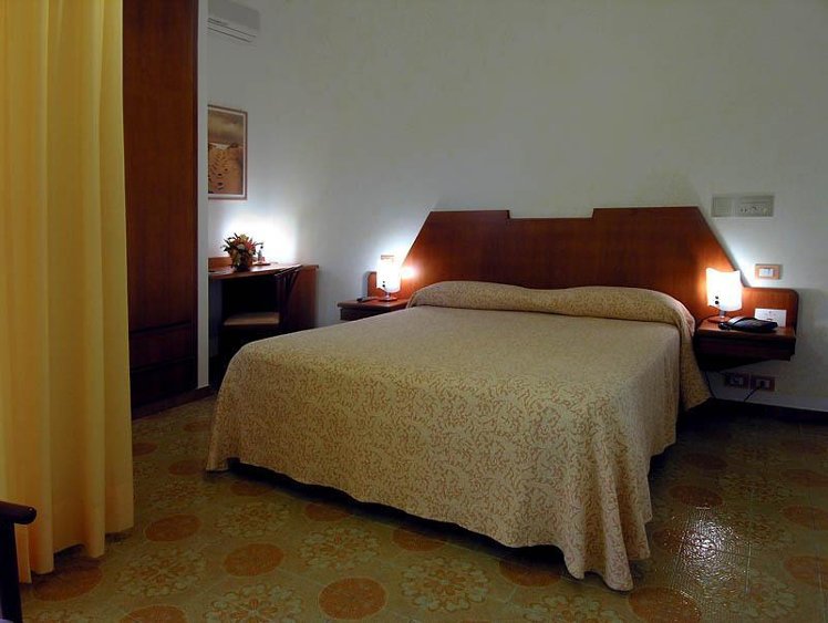 DOUBLE SUPERIOR Room