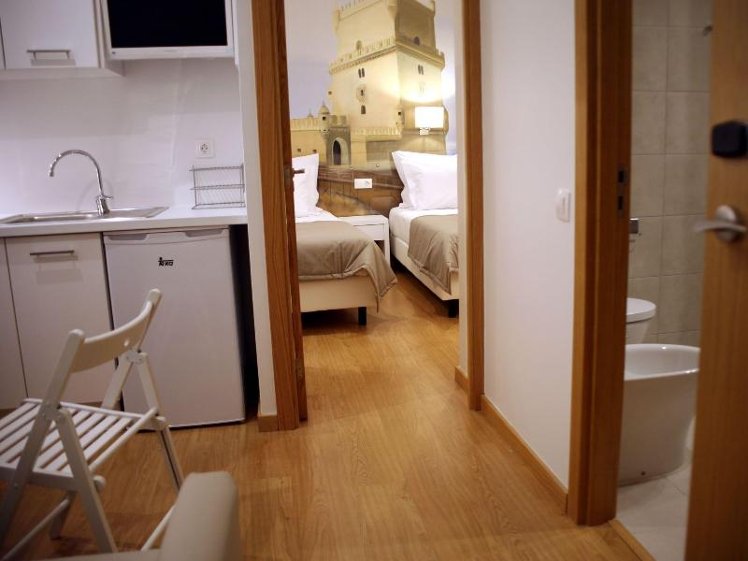APARTMENT THREE BEDS Room