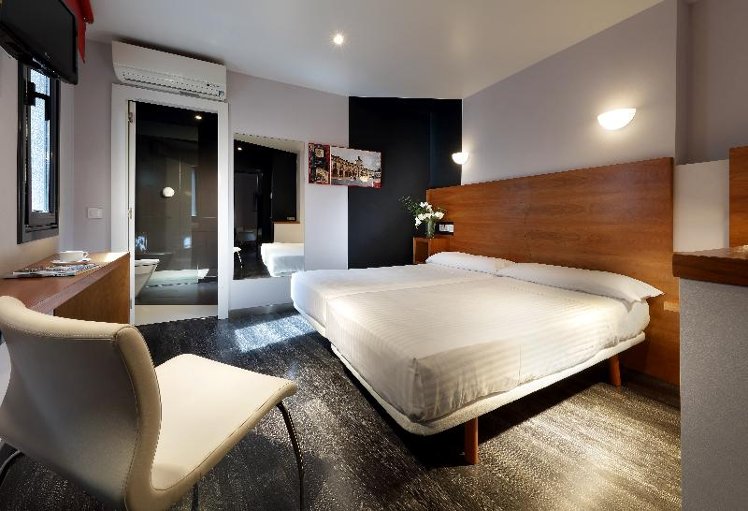 DOUBLE STANDARD Room