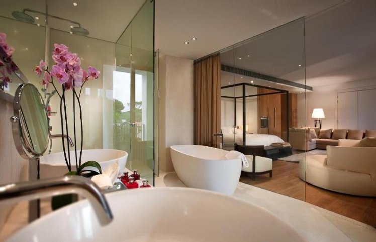 SUITE KING SIZE BED Room