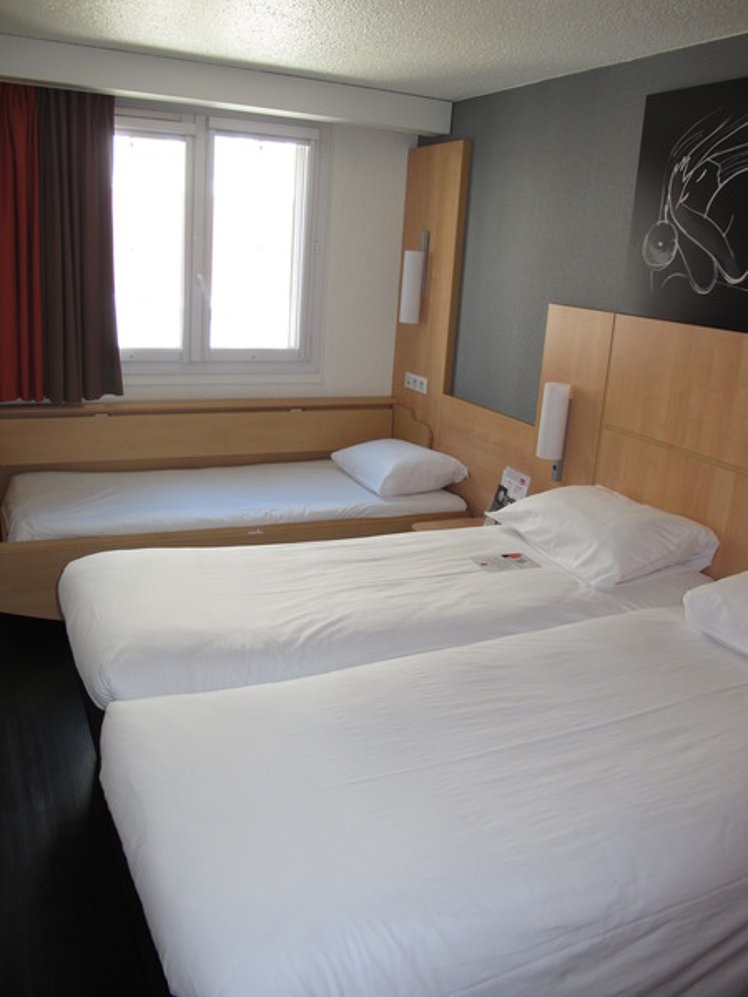 TRIPLE STANDARD Room