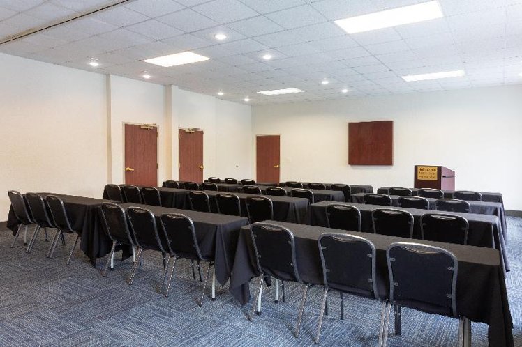 Holiday Inn Express Hotel & Suites Tampa-Fairgroun