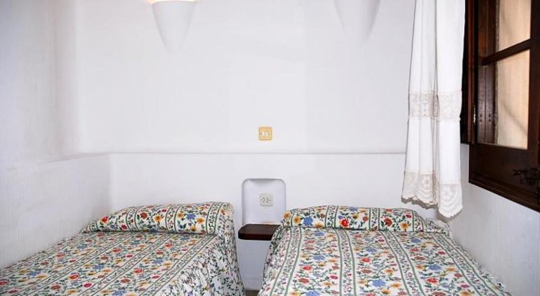 APARTMENT CAPACITY 7 THREE BEDROOMS Room