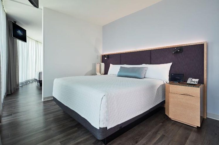 SUITE KING SIZE BED Room