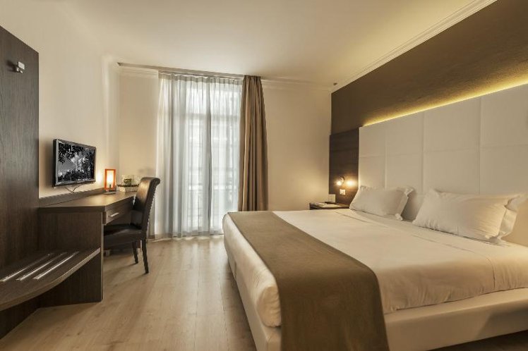 DOUBLE STANDARD Room