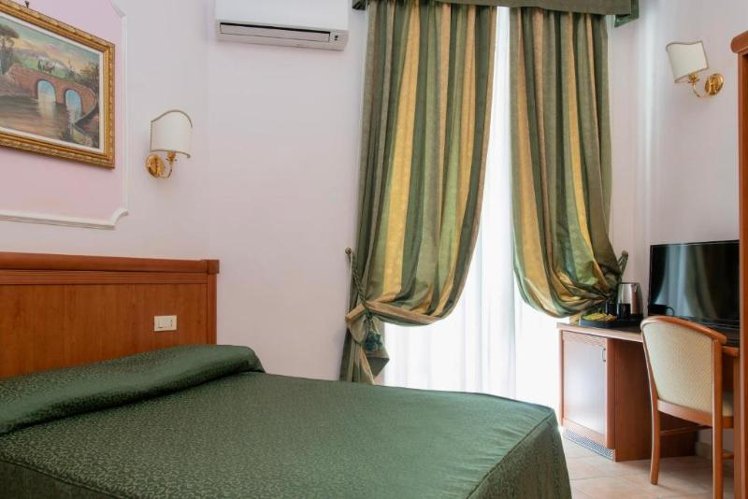 DOUBLE STANDARD Room
