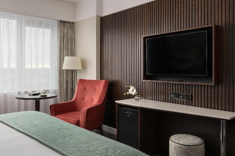 DOUBLE Accessible KING SIZE BED Room