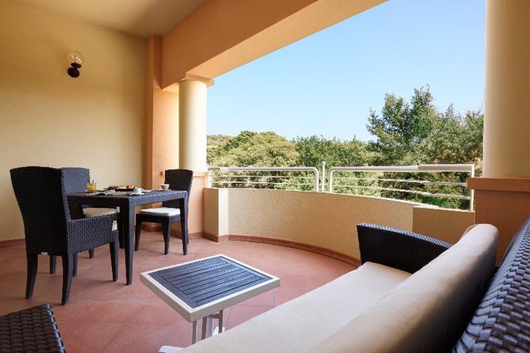 DOUBLE GARDEN VIEW Room