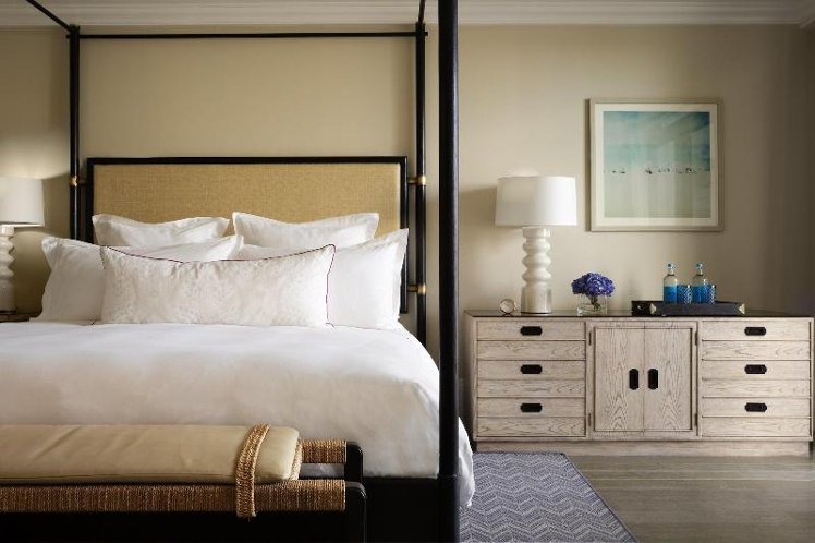 SUITE GARDEN VIEW KING BED Room