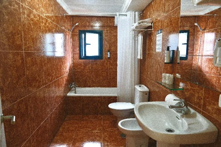 DOUBLE SINGLE USE CAPACITY 1 Room
