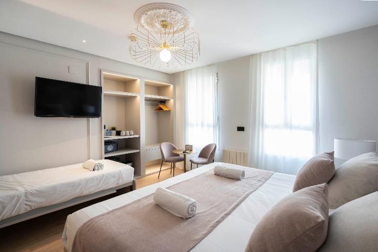 TRIPLE STANDARD Room