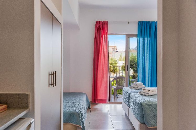 TRIPLE GARDEN VIEW Room